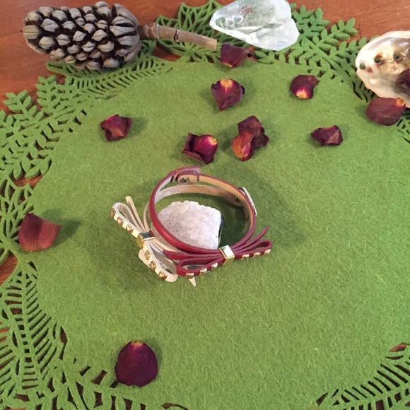 Banana republic gold studded bow bracelets pair - Picture 2 of 4